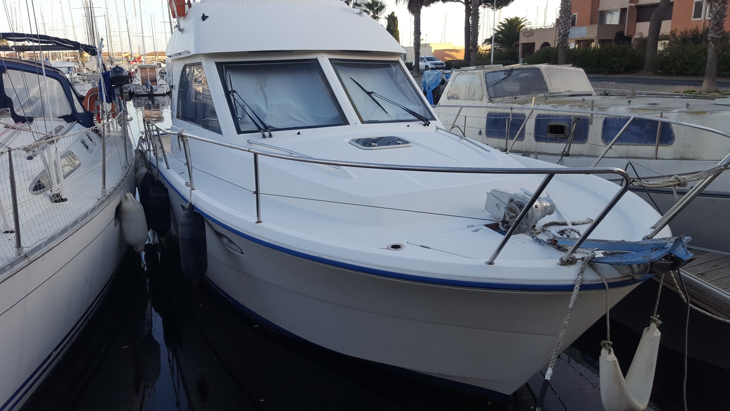 slider 4 Beneteau Antares 905 Fly